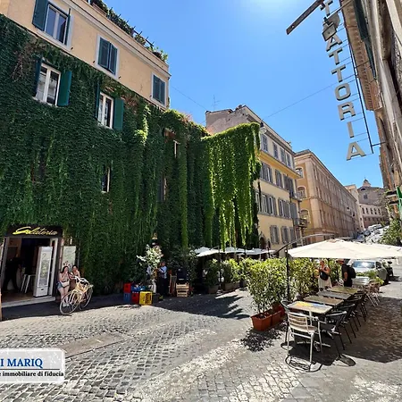 Colosseum Via Del Boschetto Apartment Rom