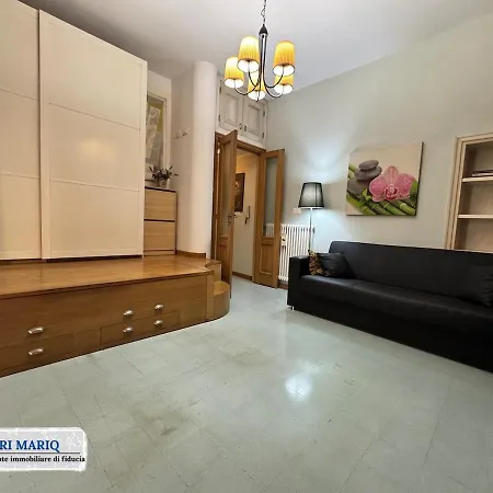 Apartment Colosseum Via Del Boschetto Rom